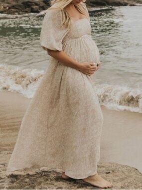 Storia Neutral Beige Floral Maxi Dress